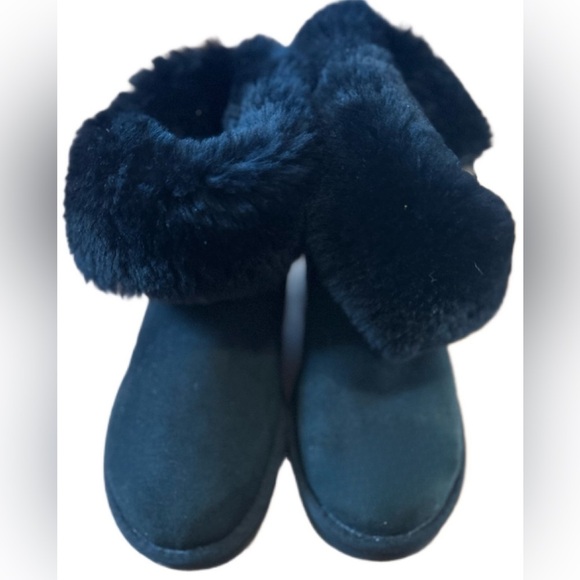 UGG Women’s Black Bailey Button II Short Boots Size 6 Genuine Shearling Fur - Picture 4 of 7